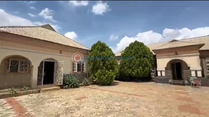 Bungalow For Sale Guobadia,off Countryhome Road… Benin Edo - 2