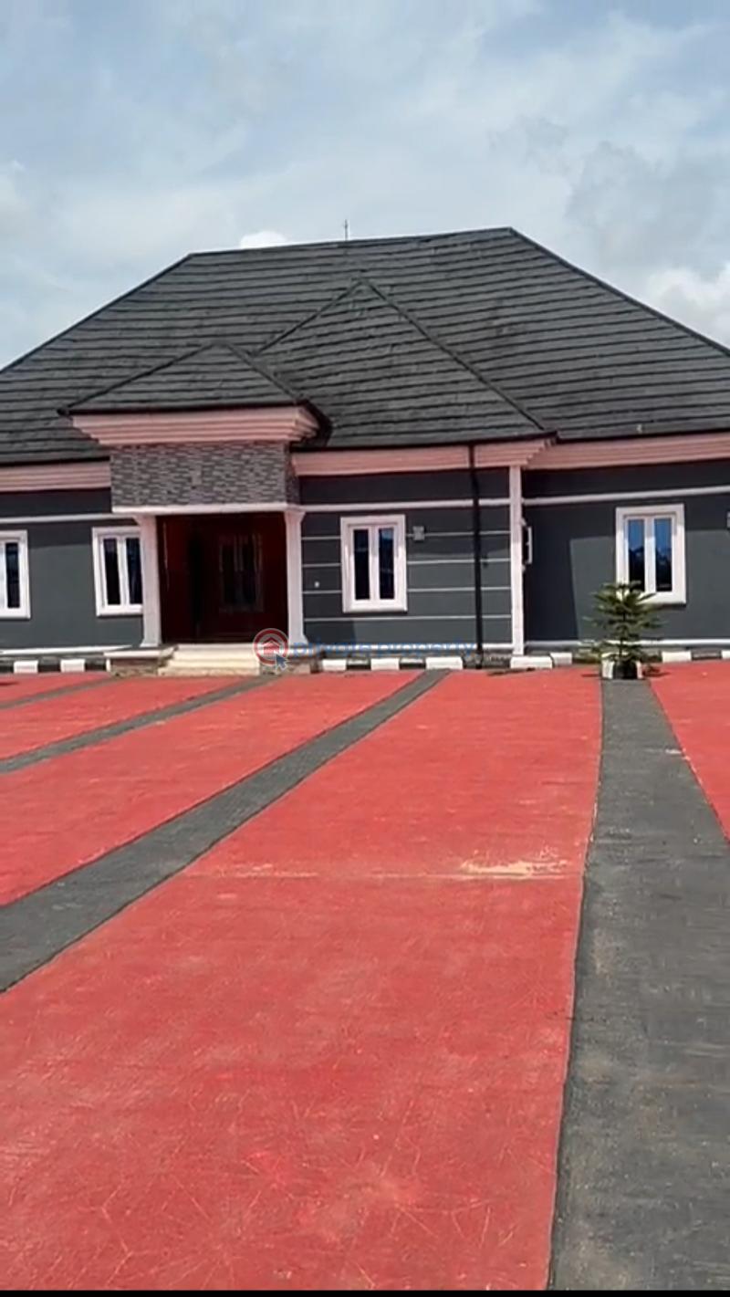 Duplex For Sale Ogheghe Off Sapele Road Close To The Road, Benin City Benin Edo - 1
