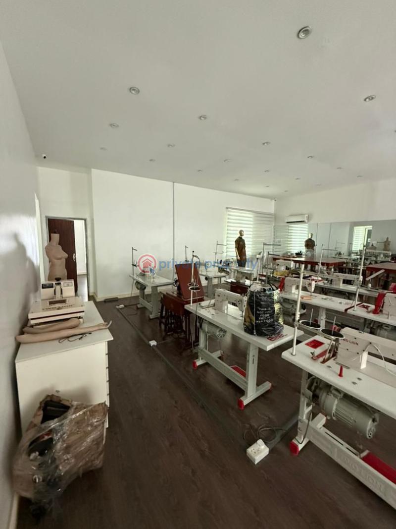 4 bedroom Commercial Property For Rent Lekki Phase 1 Lagos - 5