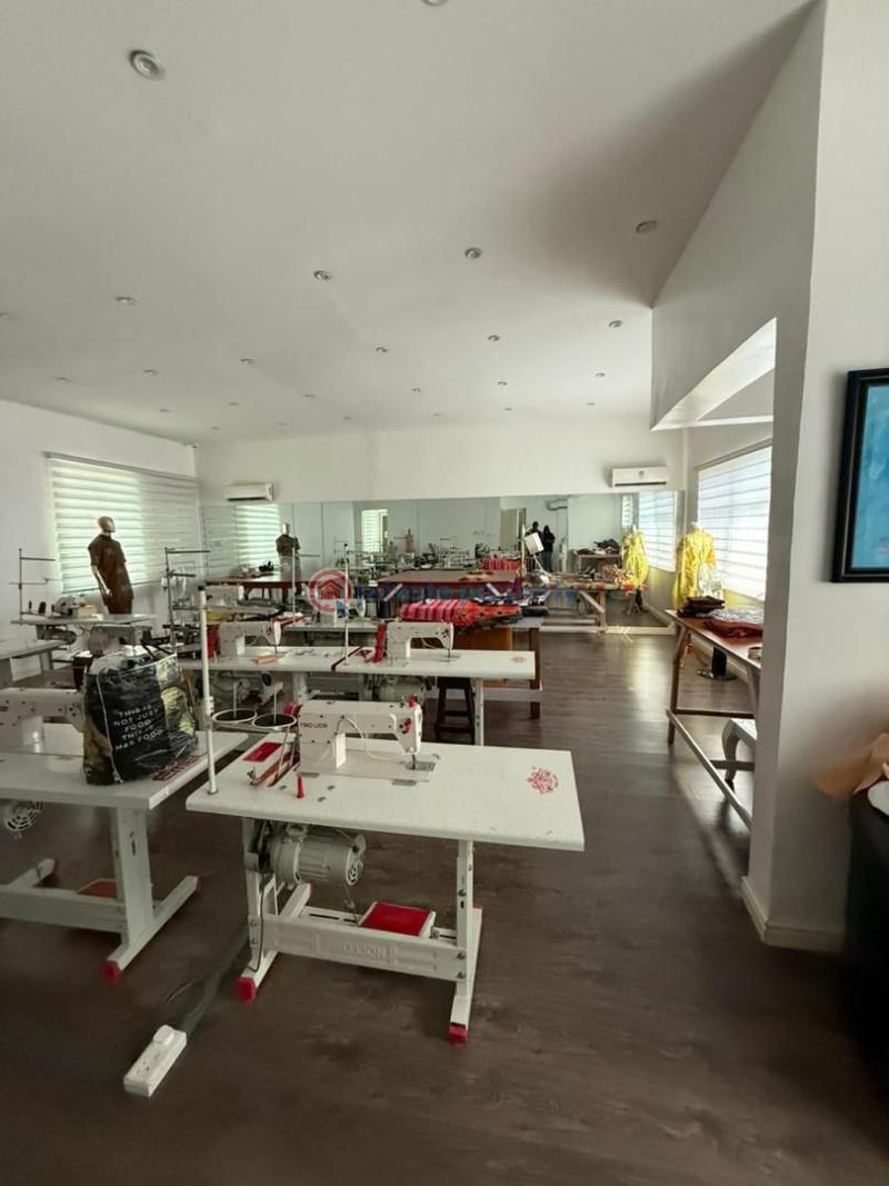 4 bedroom Commercial Property For Rent Lekki Phase 1 Lagos - 8