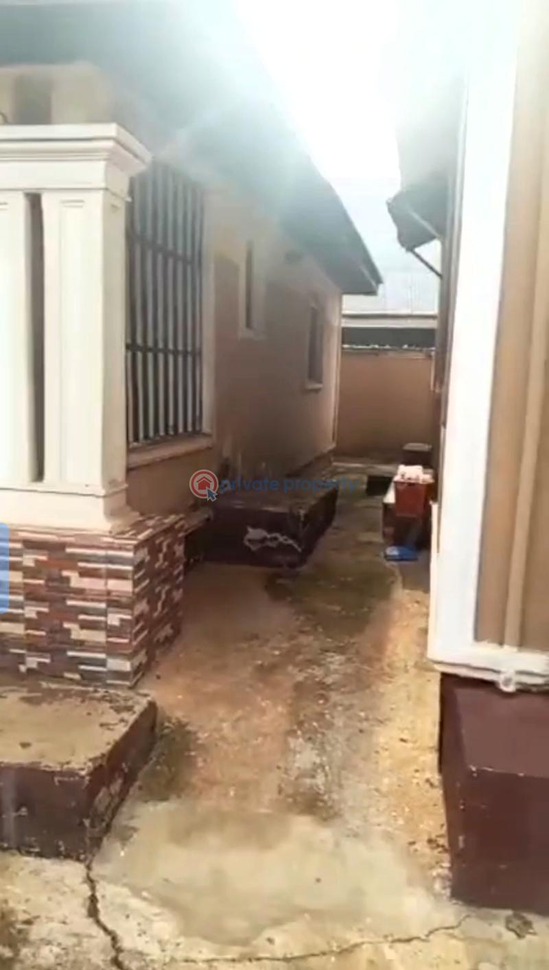 Block Of Flats For Sale At Ogheghe Community, Off Benin Auchi Road, Benin City Benin Edo - 4