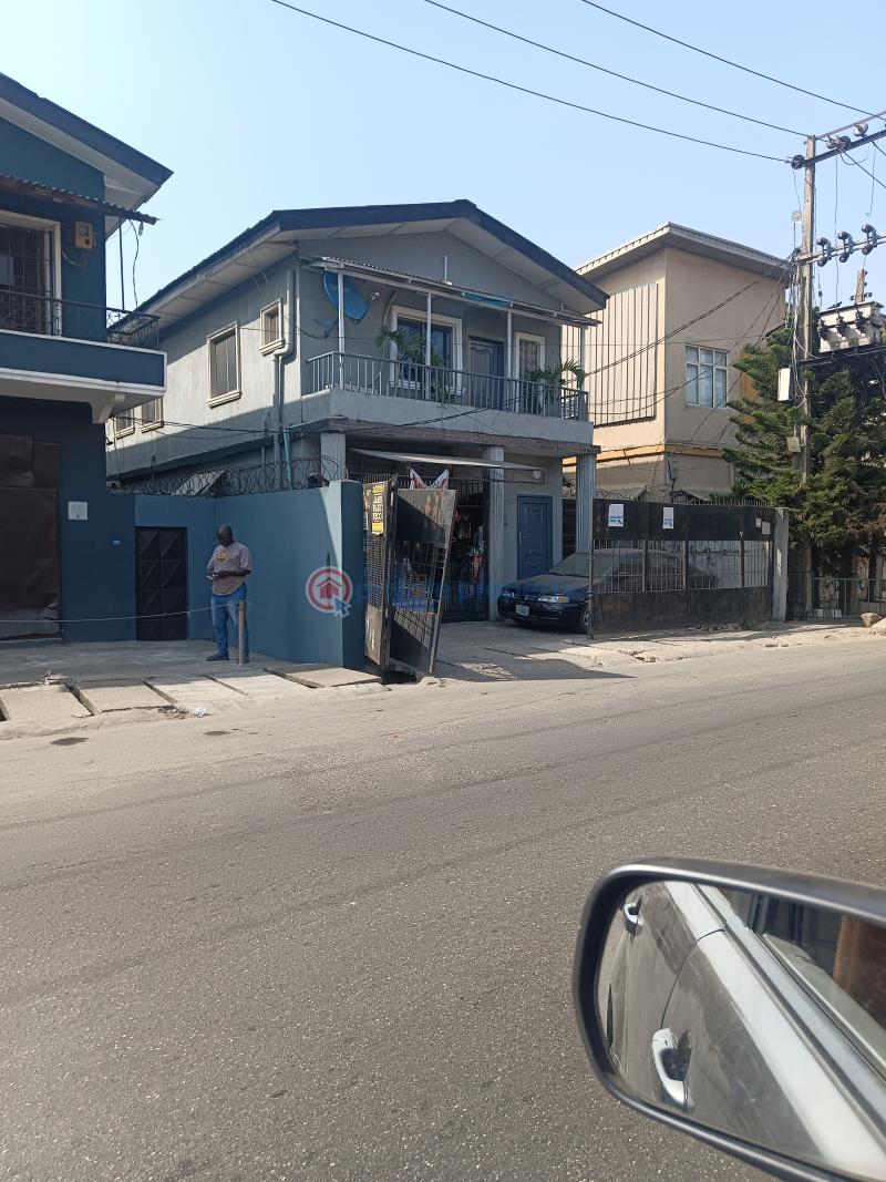 8 bedroom Block Of Flats For Sale Off Ishaga Road Surulere Lagos - 1