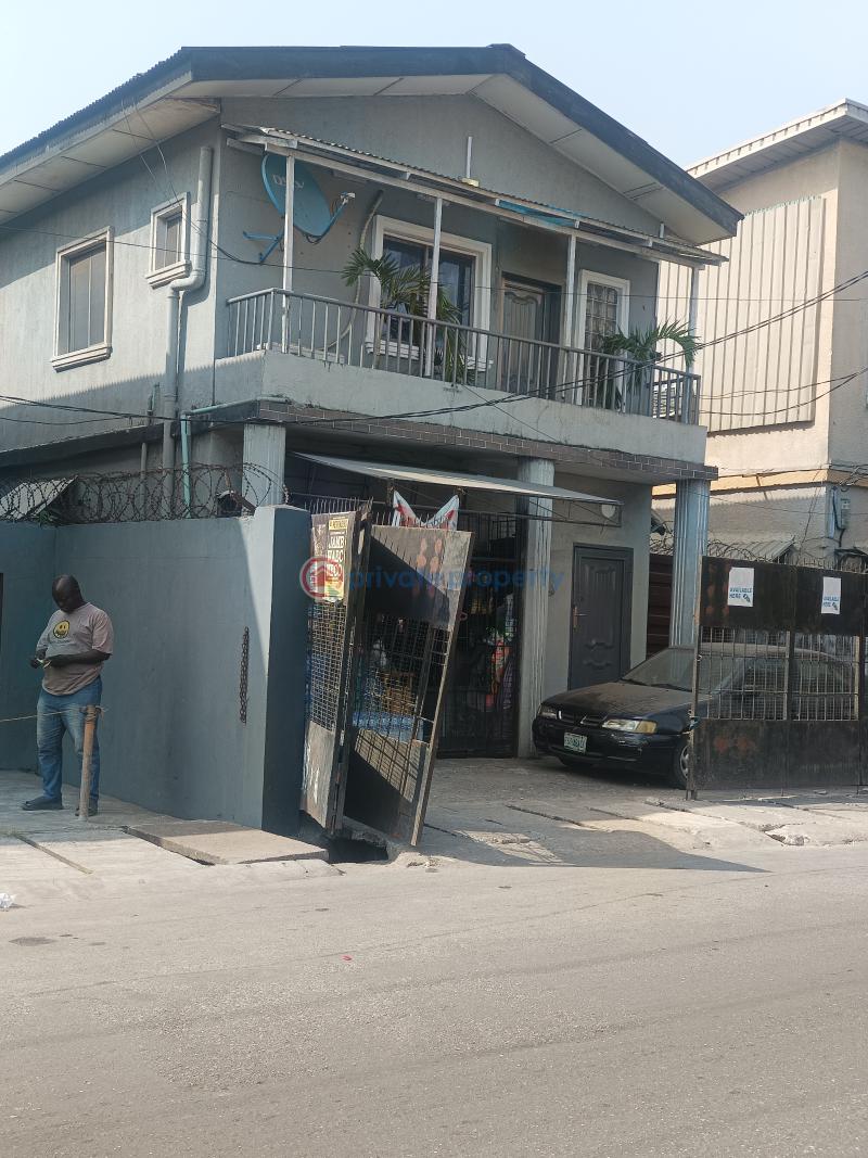 8 bedroom Block Of Flats For Sale Off Ishaga Road Surulere Lagos - 2
