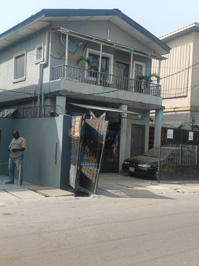 8 bedroom Block Of Flats For Sale Off Ishaga Road Surulere Lagos - 4