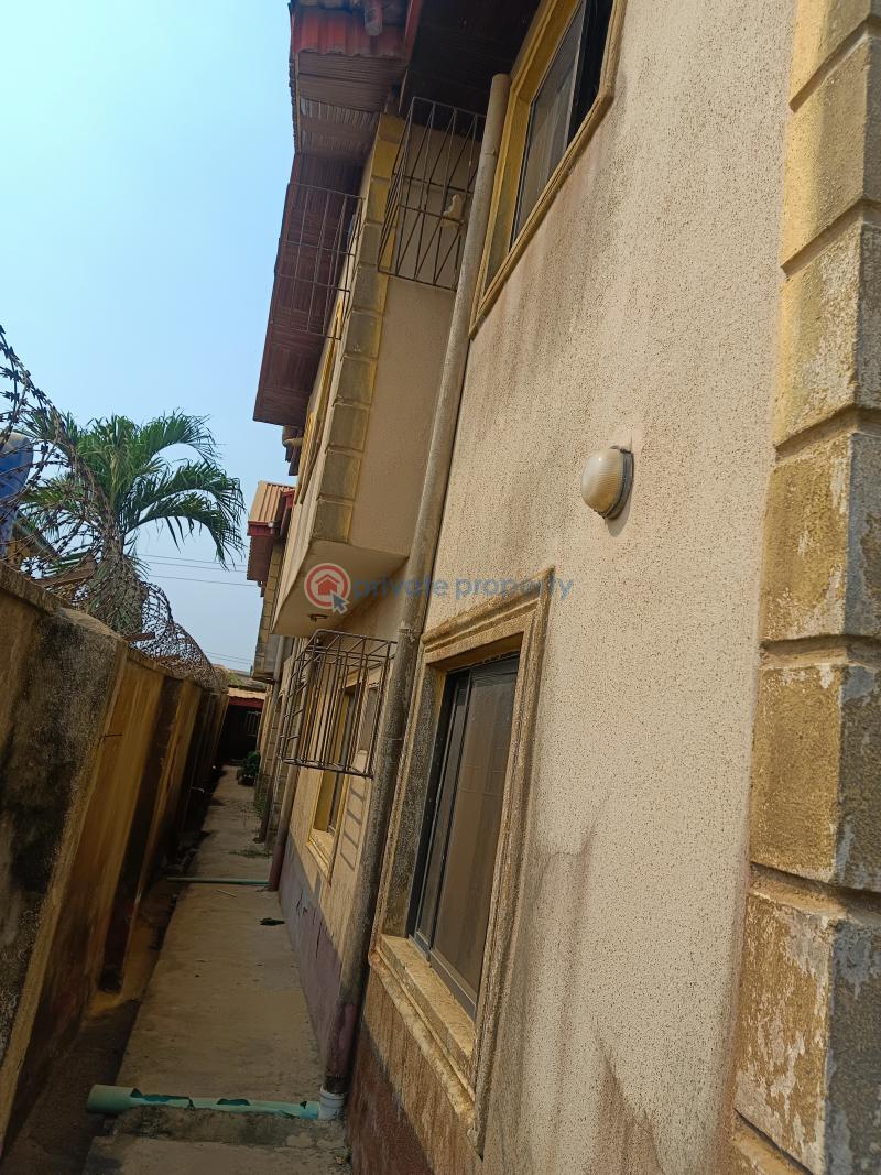10 bedroom Block Of Flats For Sale Ikorodu Lagos - 3