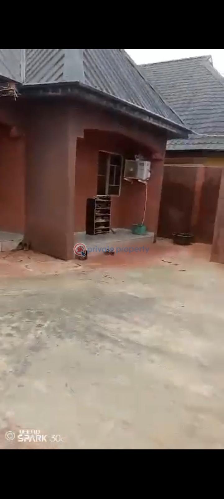Bungalow For Sale Alagemo Parafa, Ikorodu, Lagos. Ikorodu Lagos - 1