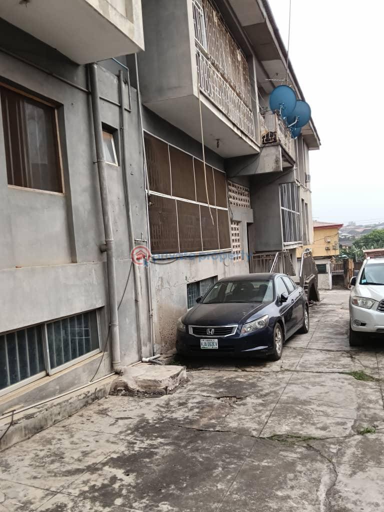 10 bedroom House For Sale Cement Under Ikeja Lagos - 7