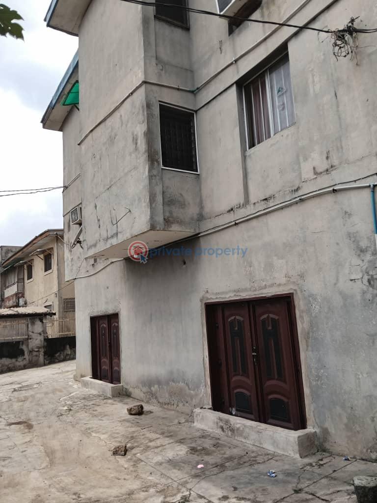 10 bedroom House For Sale Cement Under Ikeja Lagos - 2