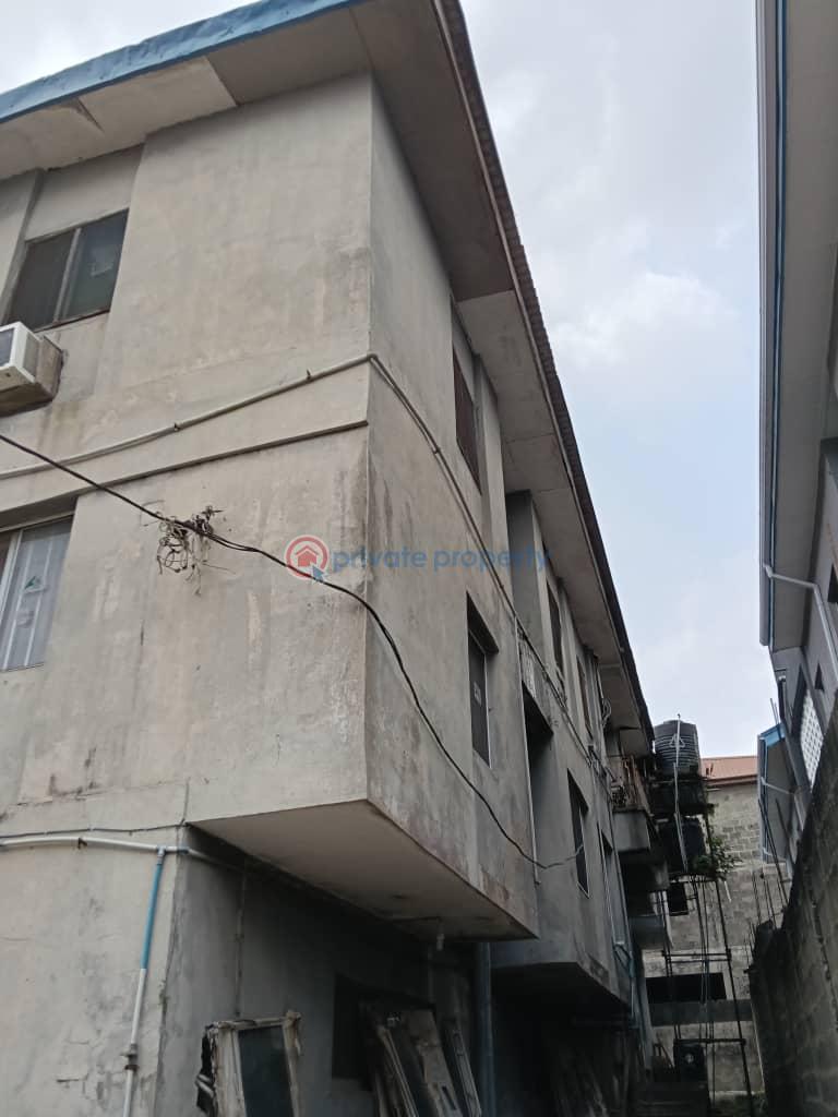 10 bedroom House For Sale Cement Under Ikeja Lagos - 6