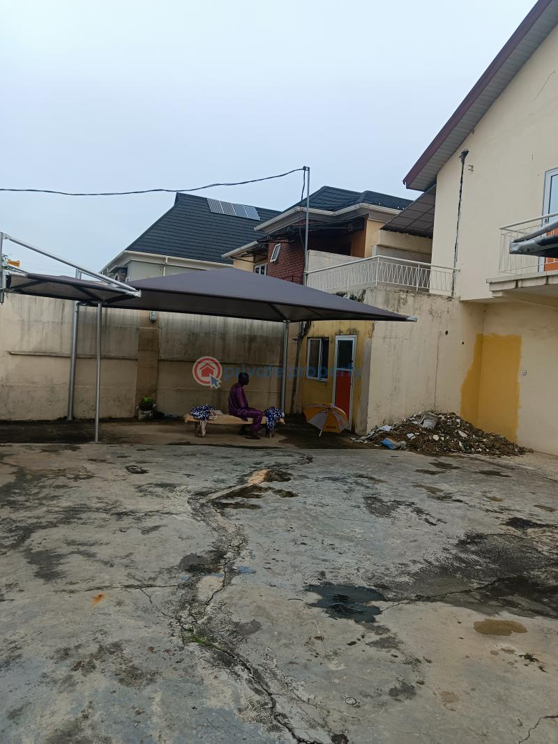 6 bedroom Detached Duplex For Sale Iupeju Estate Coker Road Ilupeju Lagos - 2