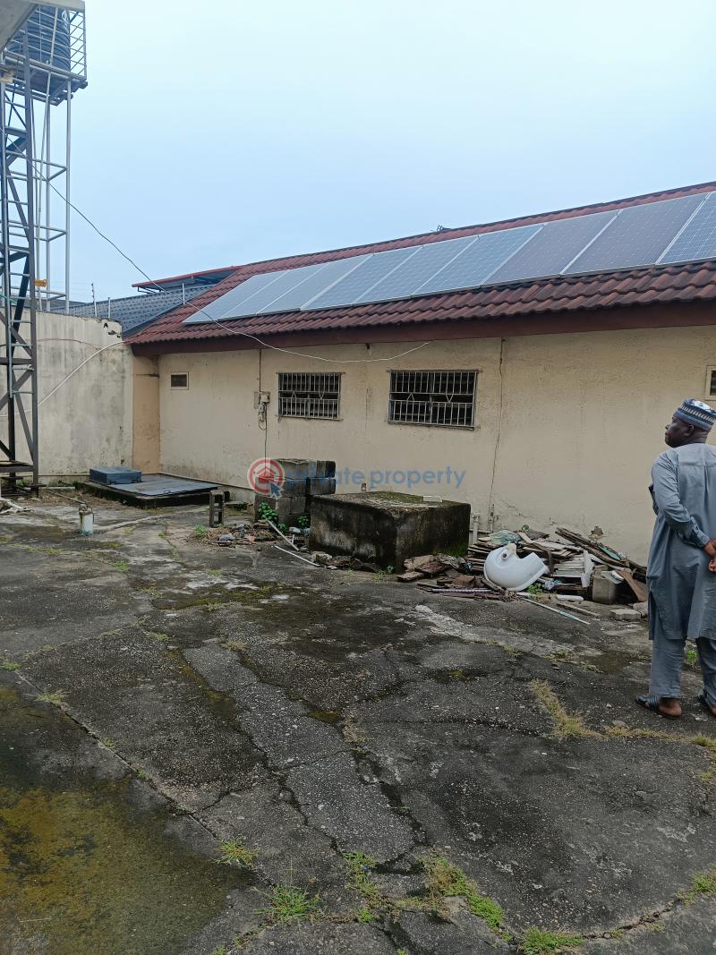 6 bedroom Detached Duplex For Sale Iupeju Estate Coker Road Ilupeju Lagos - 1