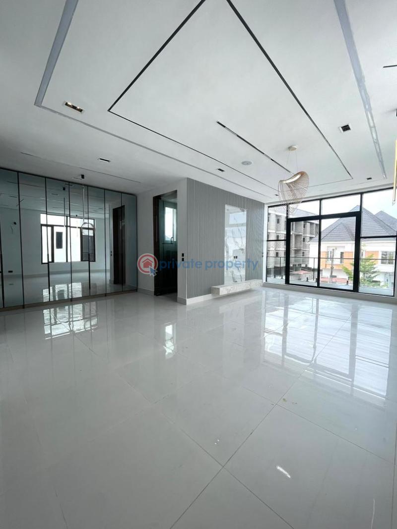 5 bedroom Detached Duplex For Sale Second Toll Gate Lekki Phase 2 Lagos - 11