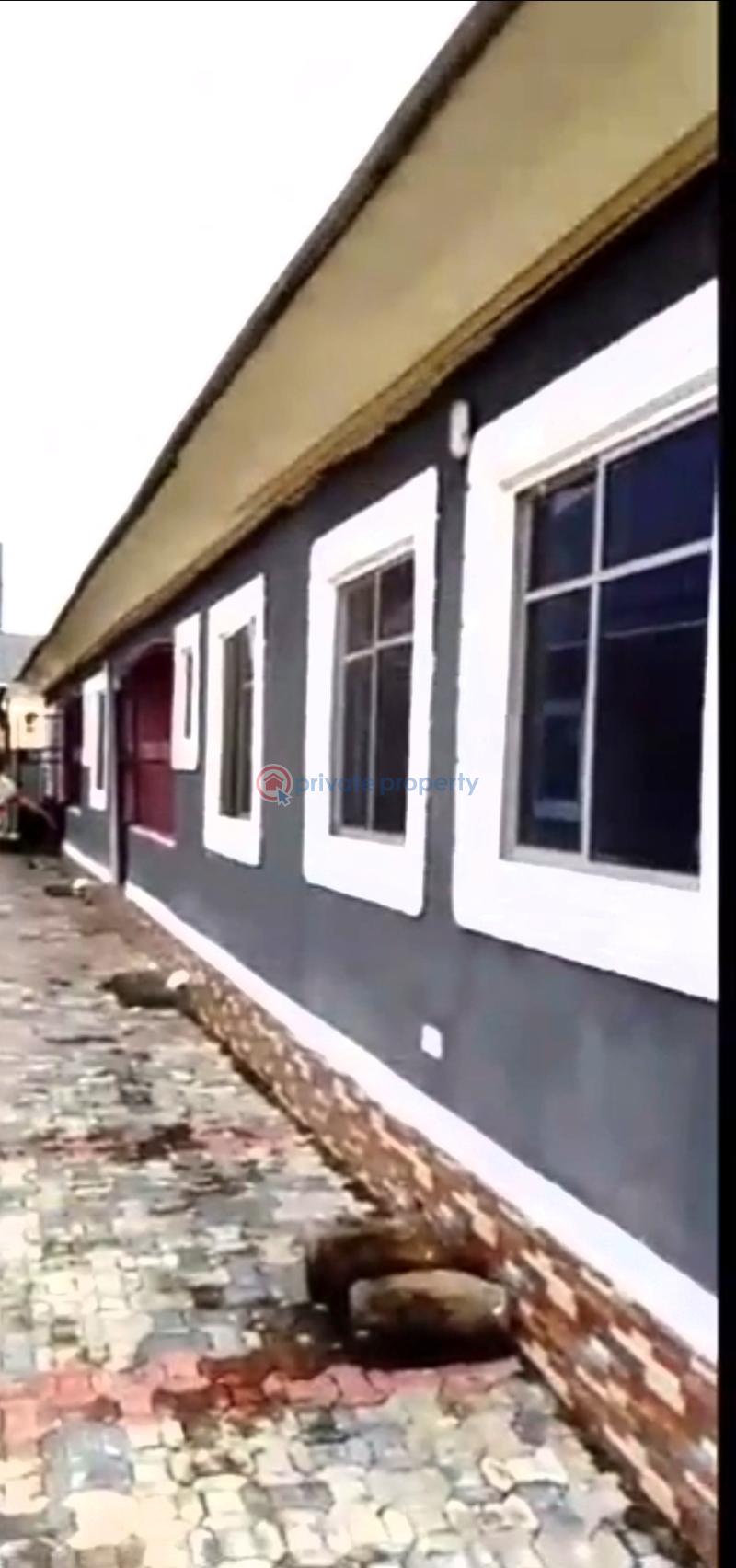 Block Of Flats For Sale Off Benin Sapele Rd Bypass At Uroho Community, Benin City, Edo State. Benin Edo - 1