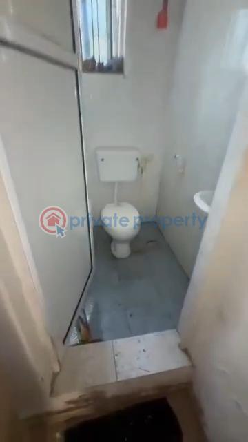 1 bedroom Mini Flat For Rent Adebisi Street, Alagomeji Yaba Lagos Alagomeji Yaba Lagos - 3