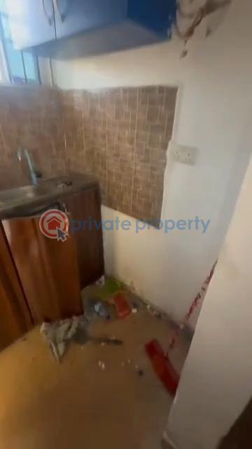 1 bedroom Mini Flat For Rent Adebisi Street, Alagomeji Yaba Lagos Alagomeji Yaba Lagos - 11