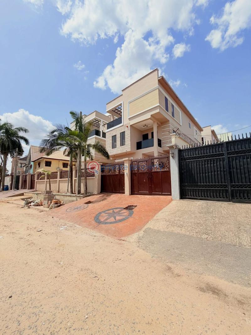 5 bedroom Detached Duplex For Sale Omole Phase 1 Ikeja Lagos - 0