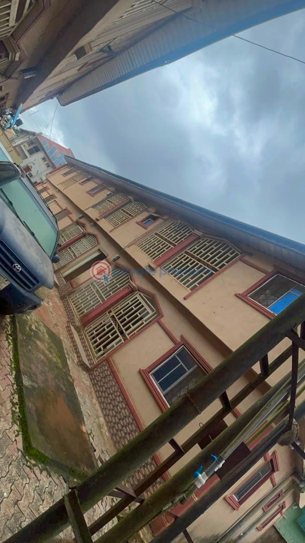 Block Of Flats For Sale Omoruyi Street, Evidence, Isihor, Benin City Benin Edo - 1