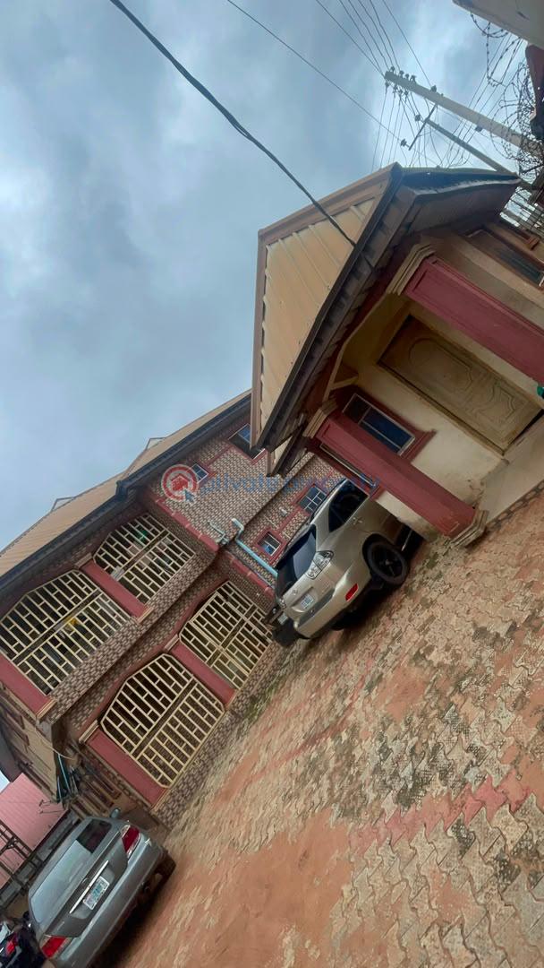 Block Of Flats For Sale Omoruyi Street, Evidence, Isihor, Benin City Benin Edo - 2