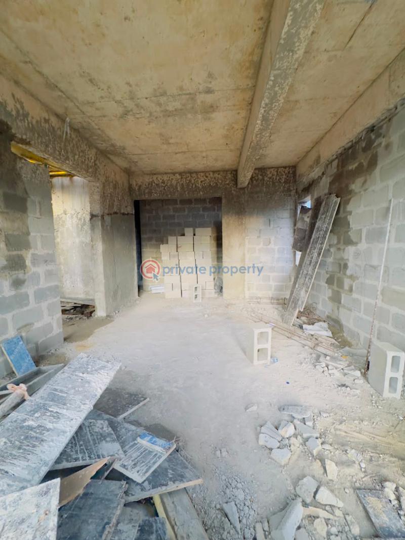 3 bedroom Block Of Flats For Sale Standard Built 3 Bedroom Apartment With Bq And Elevator , Yaba Yaba Lagos - 9
