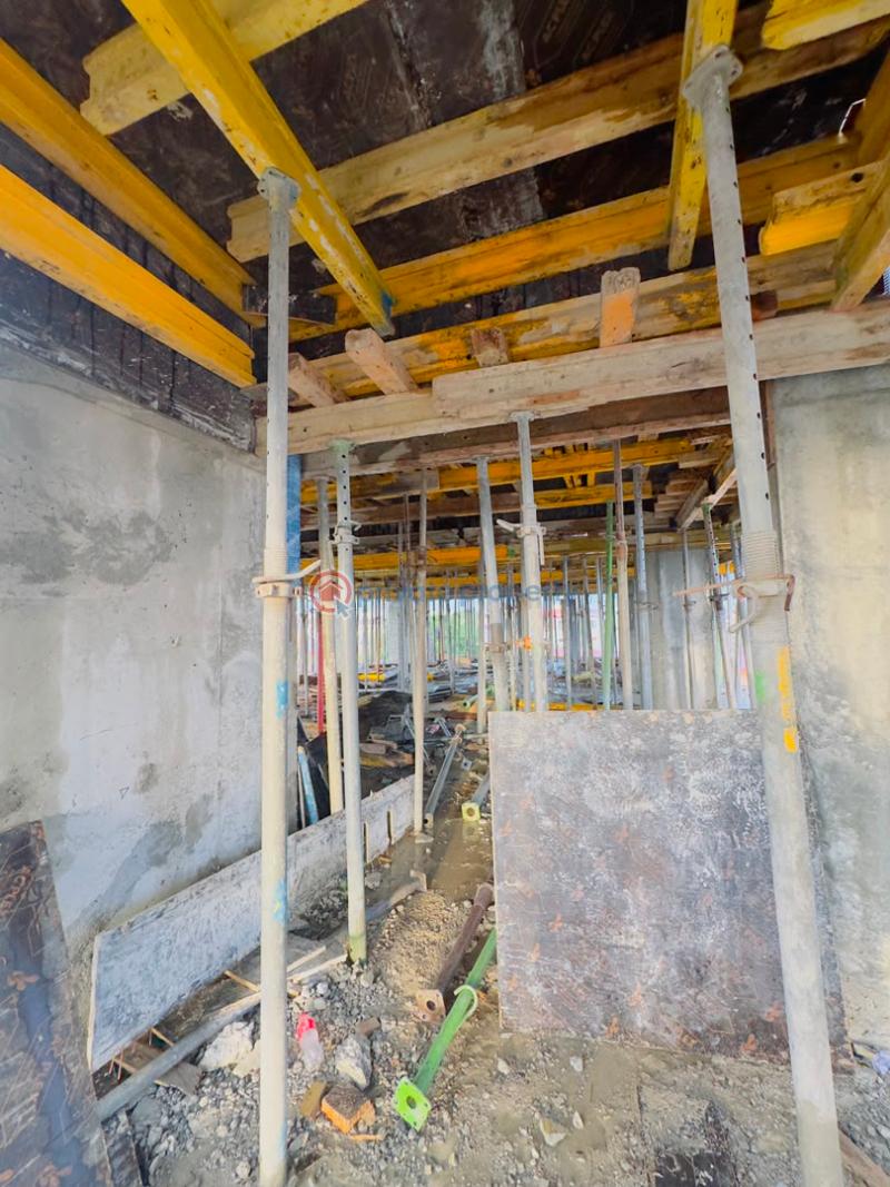 3 bedroom Block Of Flats For Sale Standard Built 3 Bedroom Apartment With Bq And Elevator , Yaba Yaba Lagos - 8