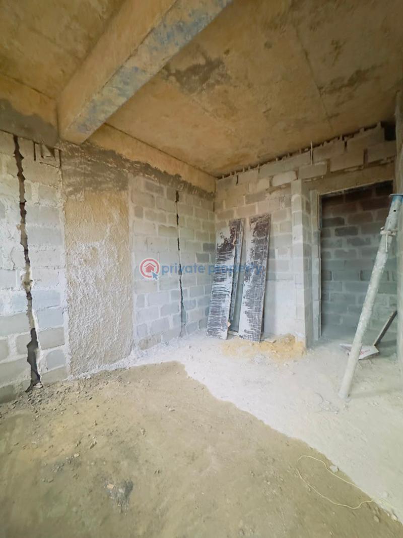 3 bedroom Block Of Flats For Sale Standard Built 3 Bedroom Apartment With Bq And Elevator , Yaba Yaba Lagos - 11