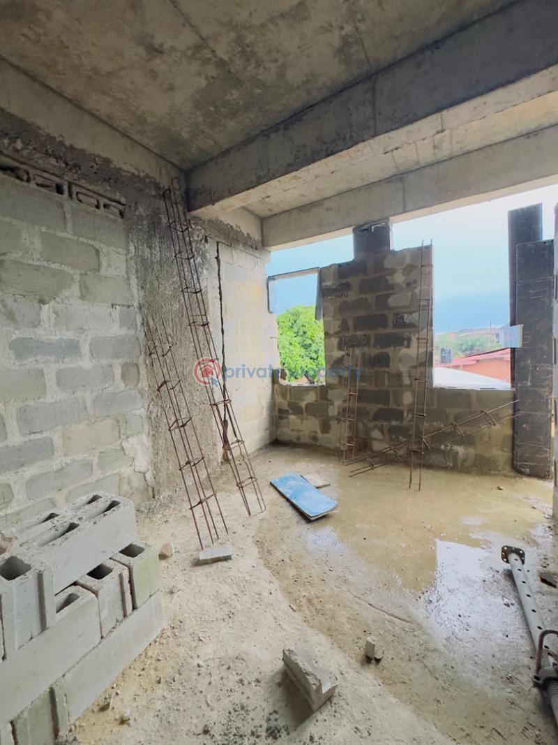 3 bedroom Block Of Flats For Sale Standard Built 3 Bedroom Apartment With Bq And Elevator , Yaba Yaba Lagos - 10