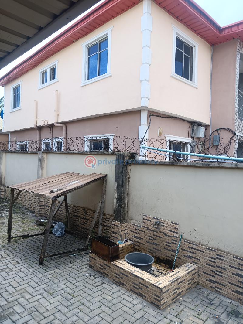 Standard bungalow on full plot of land - 3 4 bedroom Bungalow For Sale Off Ibeshe Road Estate Ibeshe Ikorodu Lagos - 3
