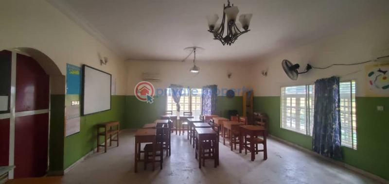 8 bedroom School For Rent Durosinmi Etti Street Lekki Phase 1 Lagos - 11