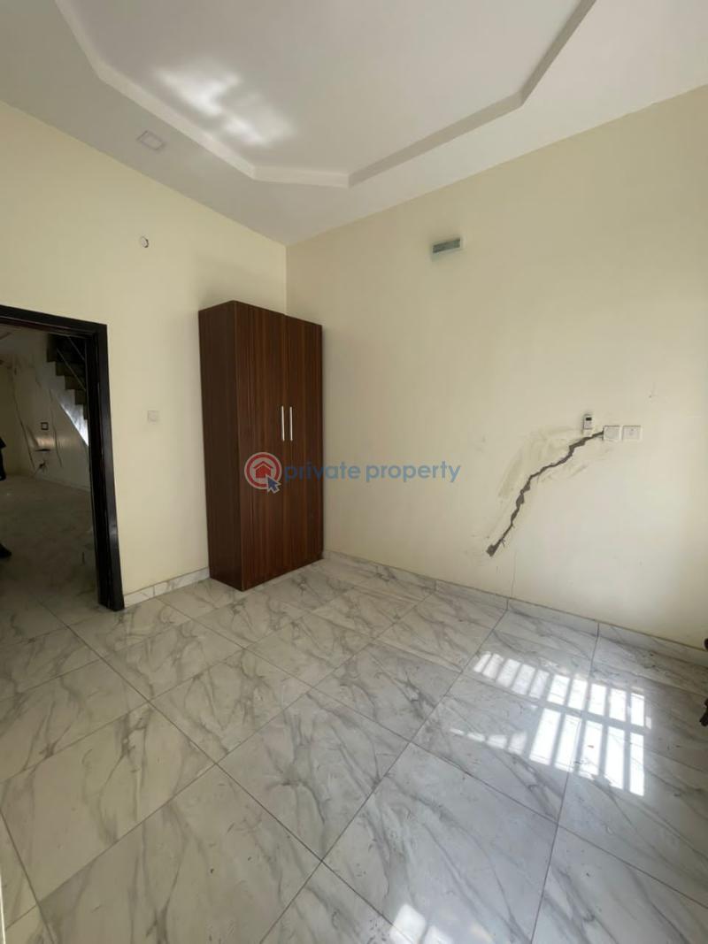 1 bedroom Self Contain For Rent Ikota Villa Estate Lekki Lagos - 1