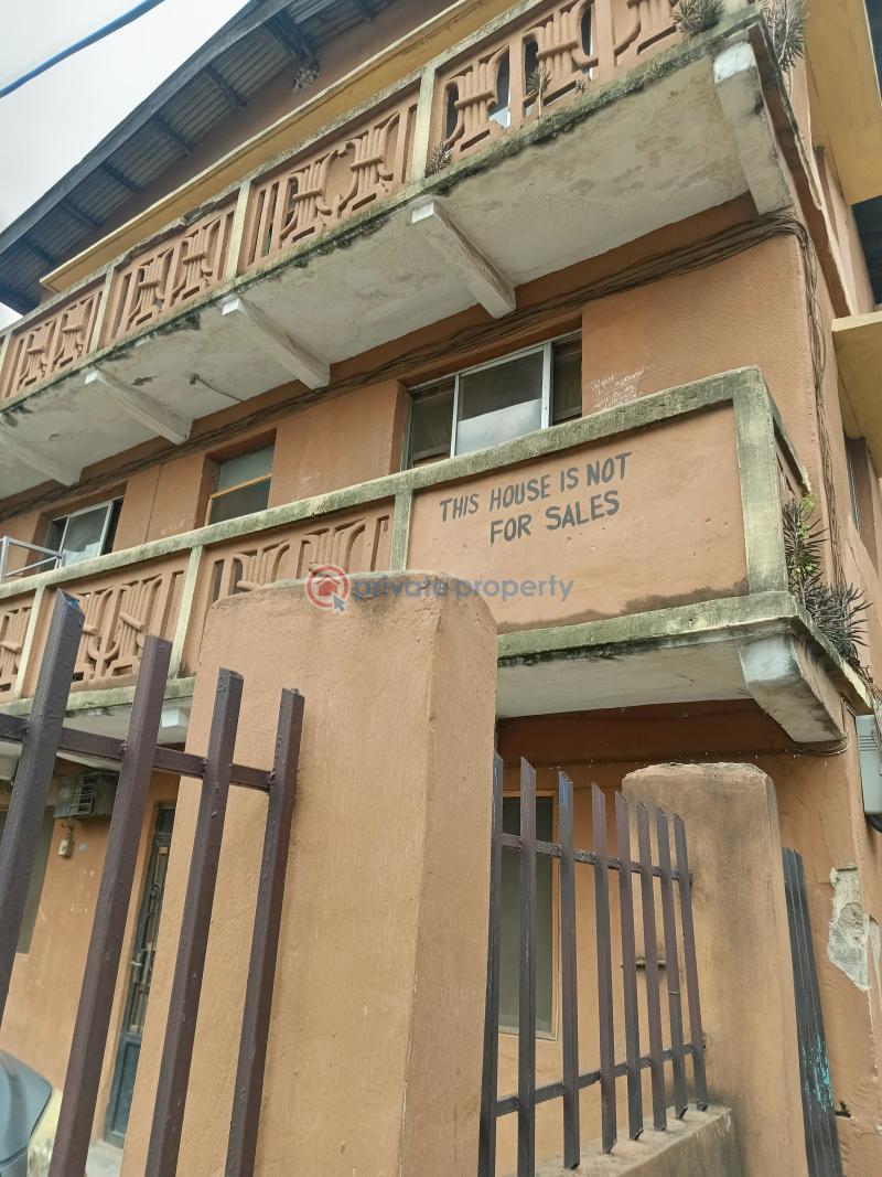 10 bedroom Block Of Flats For Sale Fadeyi Shomolu Lagos - 2