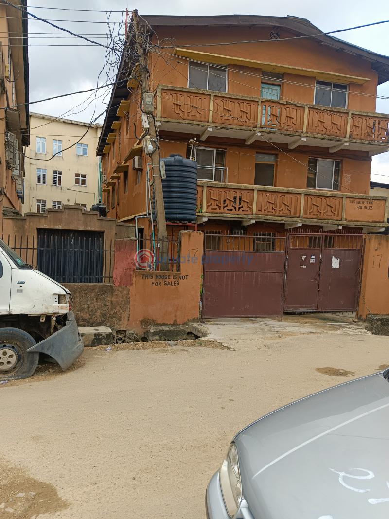 10 bedroom Block Of Flats For Sale Fadeyi Shomolu Lagos - 4