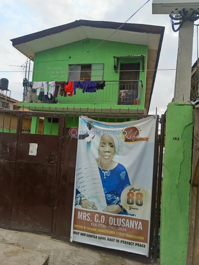 10 bedroom Block Of Flats For Sale Onipanu Shomolu Lagos - 4