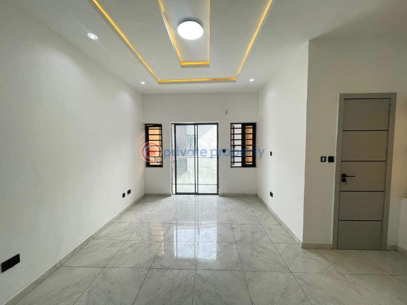 2 bedroom Block Of Flats For Sale Surulere Lagos - 5