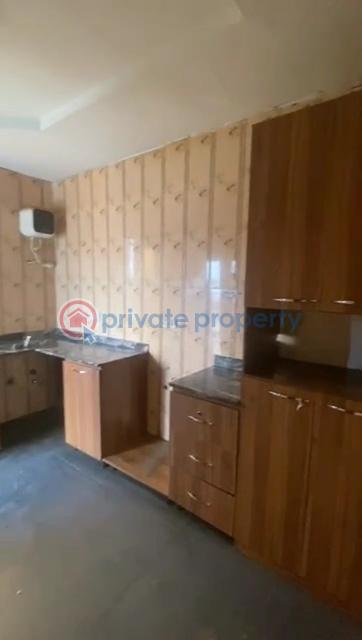 Standard neatly used 3bed room - 2 3 bedroom Block Of Flats For Rent Iwaya Yaba Lagos - 2