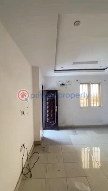 Standard neatly used 3bed room - 10 3 bedroom Block Of Flats For Rent Iwaya Yaba Lagos - 10
