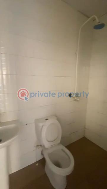 Standard neatly used 3bed room - 12 3 bedroom Block Of Flats For Rent Iwaya Yaba Lagos - 12