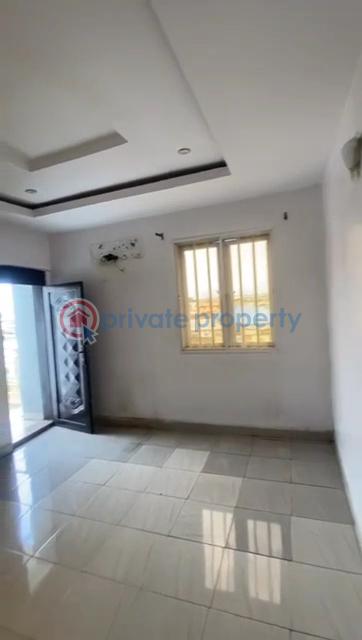 Standard neatly used 3bed room - 13 3 bedroom Block Of Flats For Rent Iwaya Yaba Lagos - 13