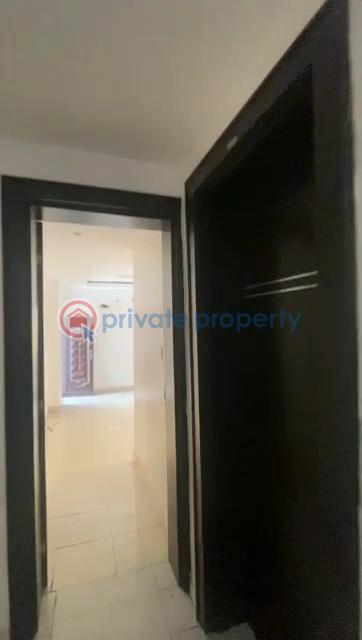 Standard neatly used 3bed room - 1 3 bedroom Block Of Flats For Rent Iwaya Yaba Lagos - 1