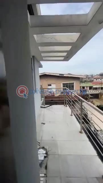 Standard neatly used 3bed room - 16 3 bedroom Block Of Flats For Rent Iwaya Yaba Lagos - 16