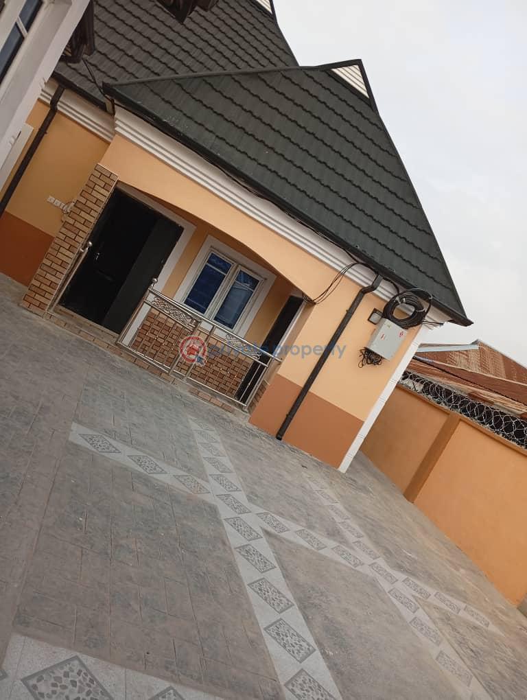 3 bedroom Block Of Flats For Rent Abore, Tipper Garage Akala Express Akala Express Ibadan Oyo - 0