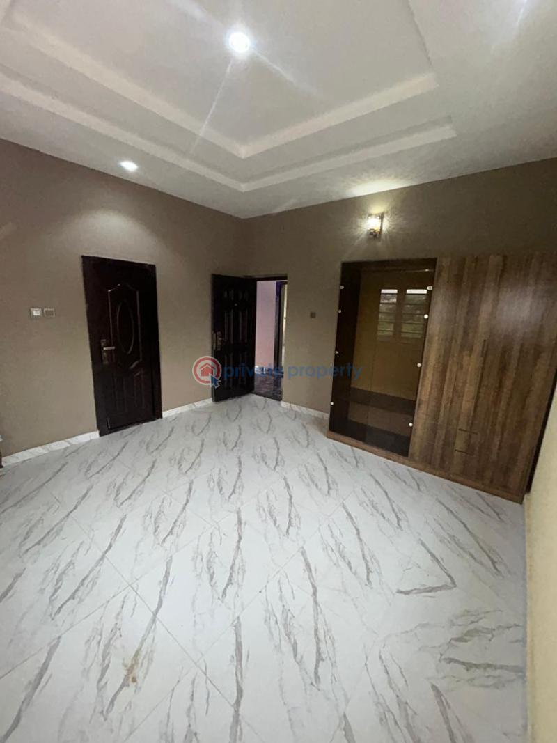 3 bedroom Block Of Flats For Rent Dove Estate Elebu Ibadan Oyo - 0