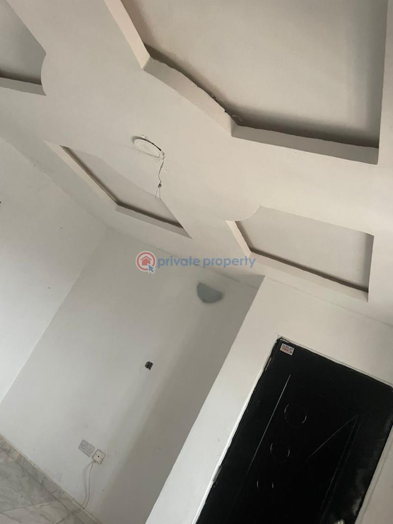 1 bedroom Block Of Flats For Rent Viesta Estate Alaaka Elebu Akala Express Ibadan Oyo - 3