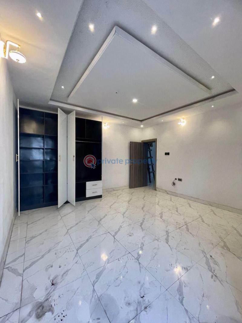 Standard room self contain, upstairs with pop, kitchen cabinet Self Contain For Rent Akoka Yaba Lagos