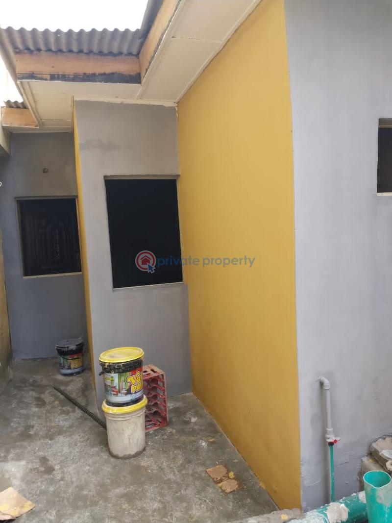 1 bedroom Self Contain For Rent Emordi Street Olodi Apapa Lagos - 0