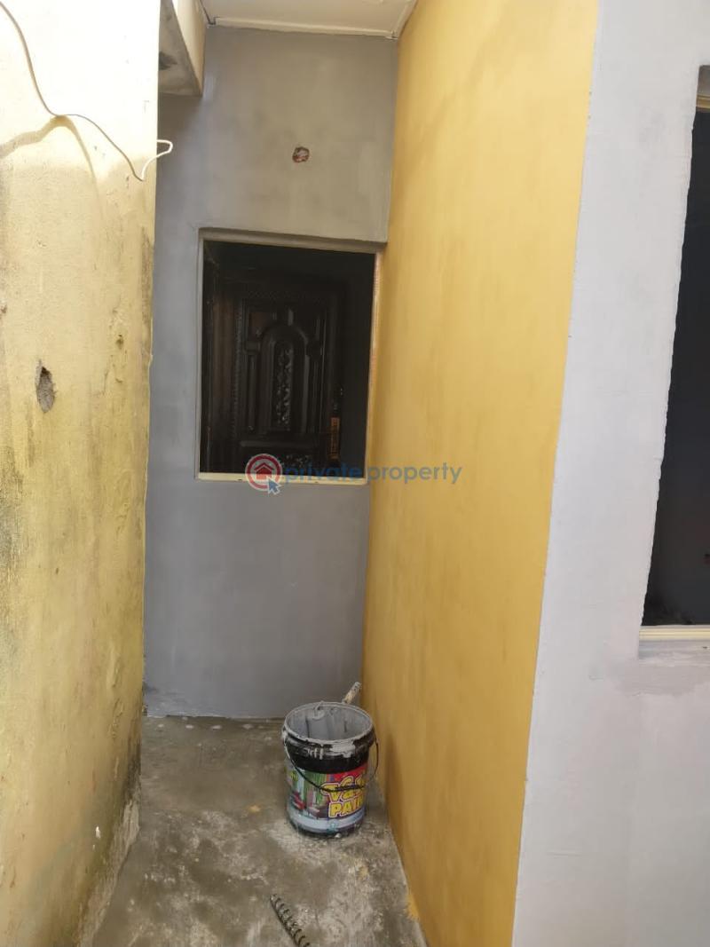 1 bedroom Self Contain For Rent Emordi Street Olodi Apapa Lagos - 5