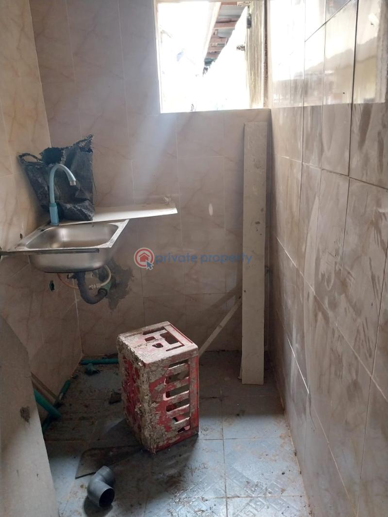 1 bedroom Self Contain For Rent Emordi Street Olodi Apapa Lagos - 3