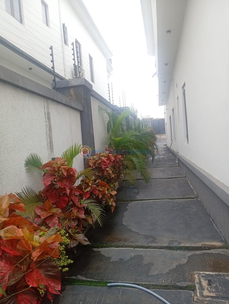 Standard stand alone duplex - 7 5 bedroom Duplex For Sale Guzape Main Guzape Abuja Phase 1  - 7