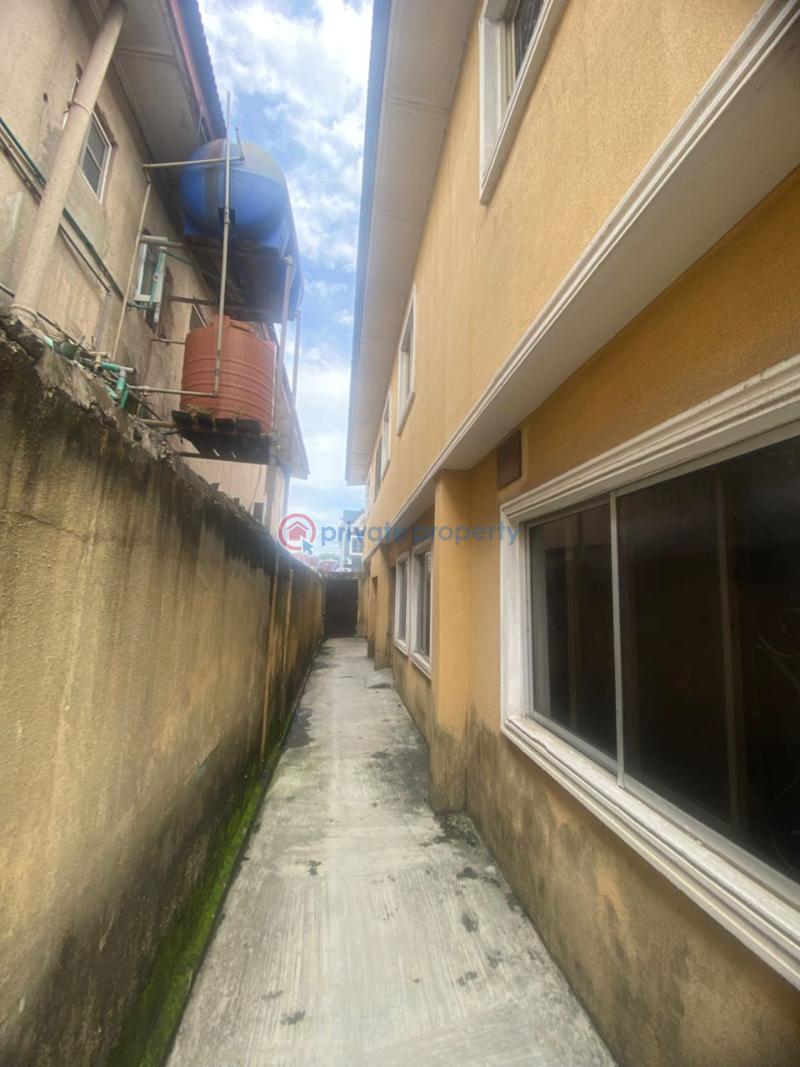 10 bedroom Block Of Flats For Sale In An Estate Off Masha Masha Surulere Lagos - 3