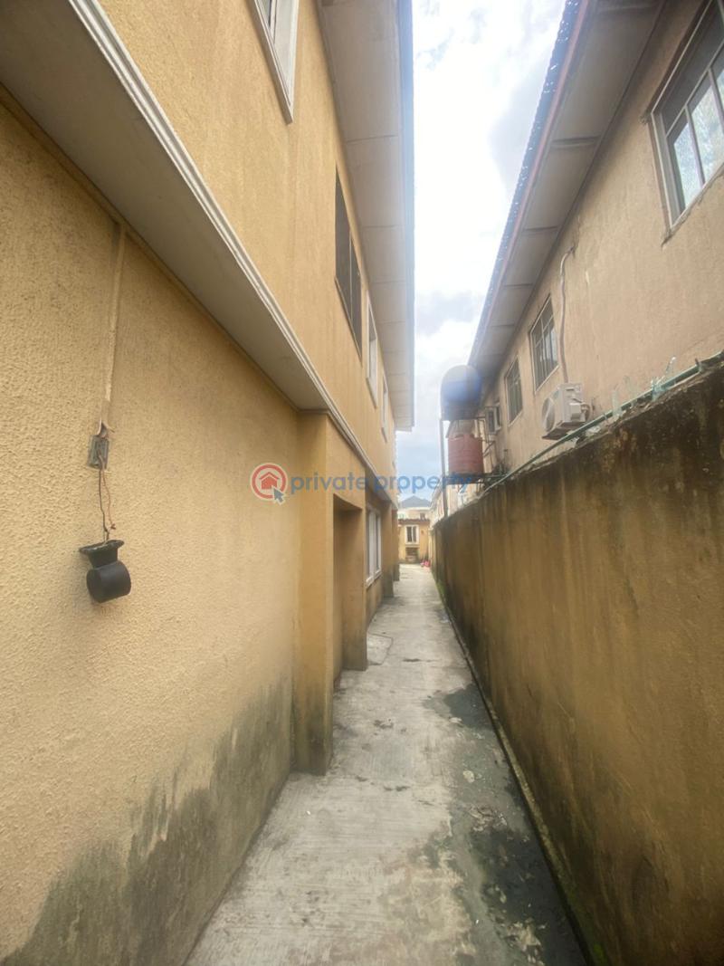 10 bedroom Block Of Flats For Sale In An Estate Off Masha Masha Surulere Lagos - 4