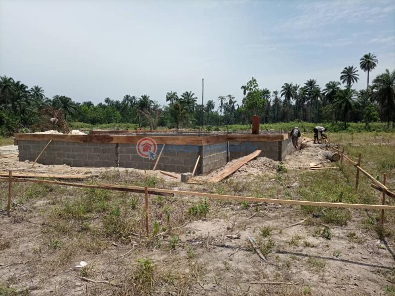 For sale Land Egborode, Warri,5minutes From Effurun Roundabout. Asaba
